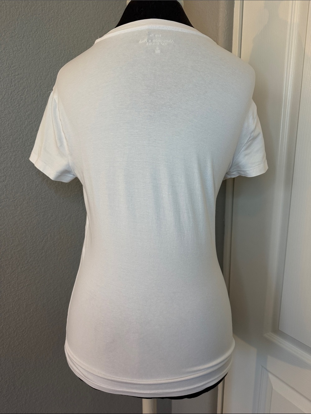 Abercrombie & Fitch Essential Baby Tee in White Slim Crewneck Tee Size Medium - Picture 5 of 8